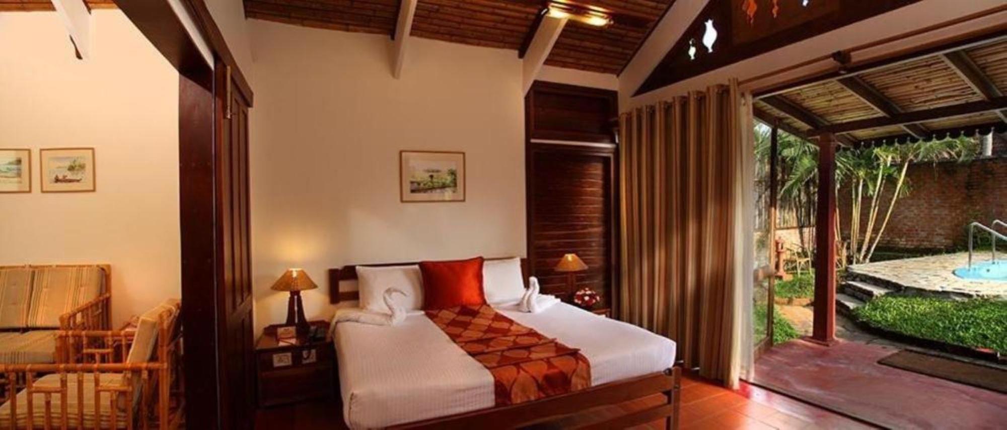 Abad Whispering Palms Hotel Kumarakom Exterior foto