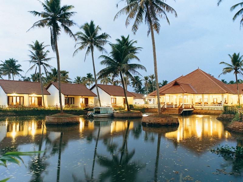 Abad Whispering Palms Hotel Kumarakom Exterior foto